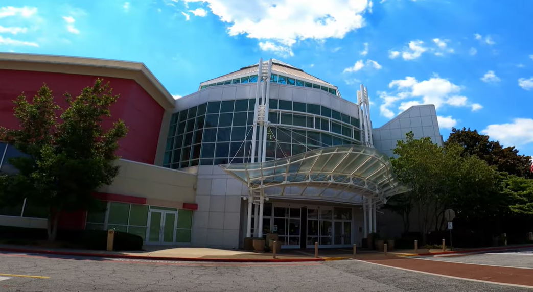 Why people visit North Point Mall in Alpharetta?